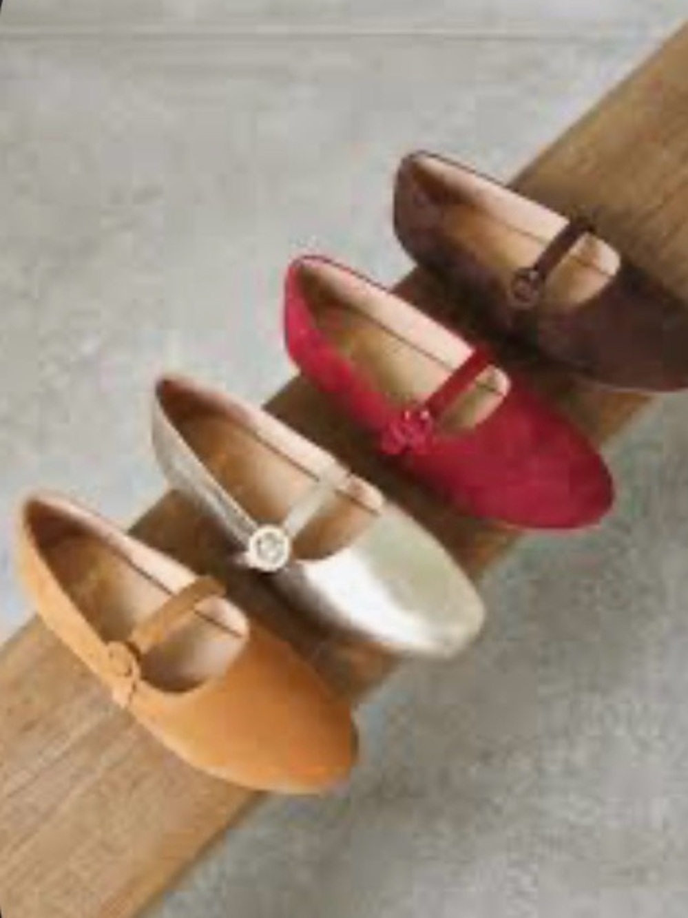 Beek Crane Mary Jane in Gold, Size 8, New in Box